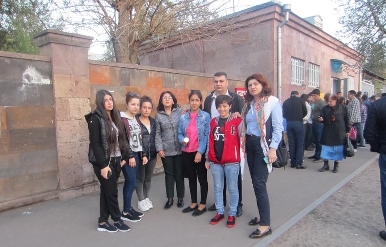 Mer Hooys Update - Mer Hooys Residents Share with Wounded Soldiers and Their Families