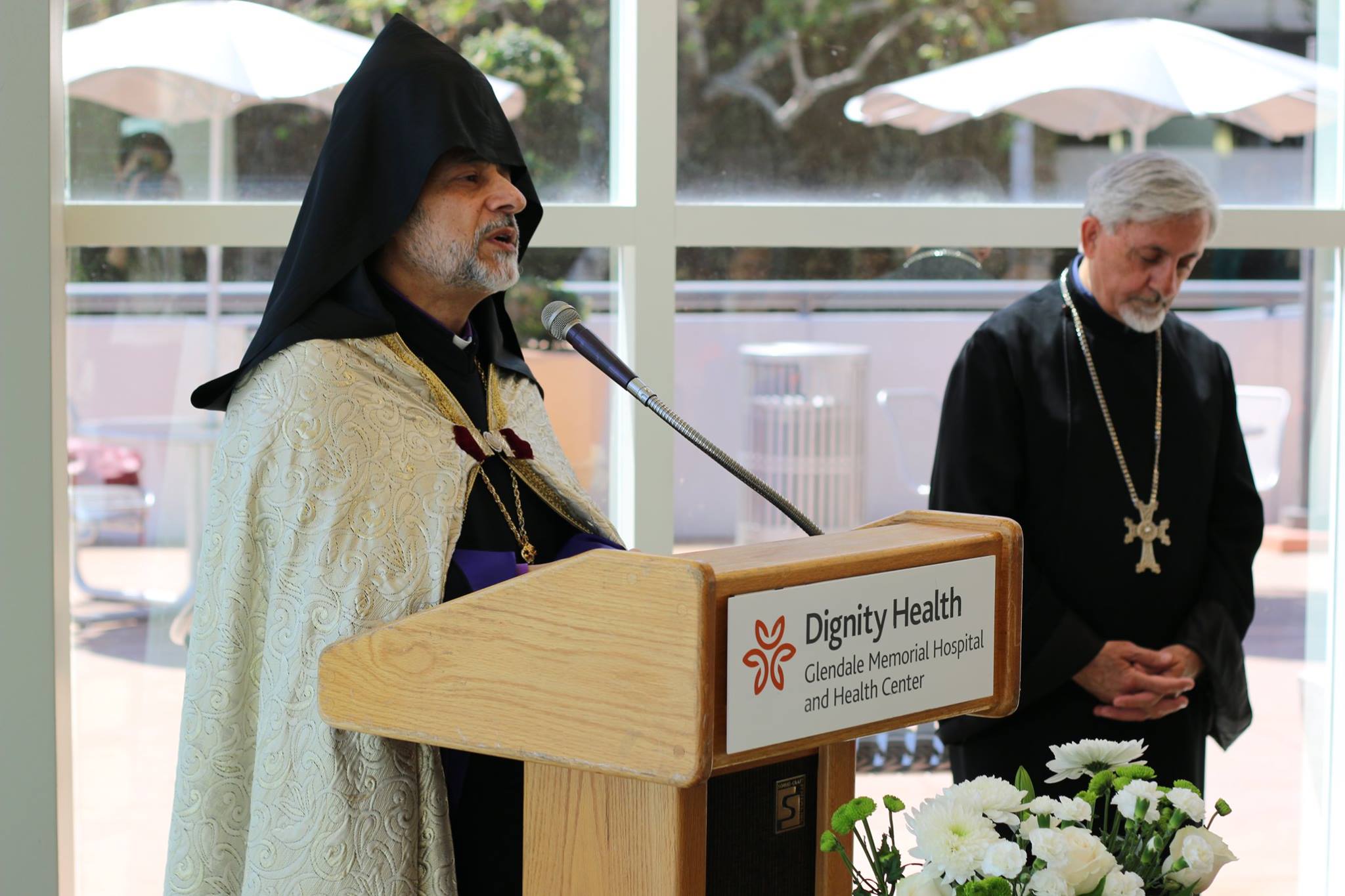 Primate Leads Good Friday Service at Glendale Memorial Hospital