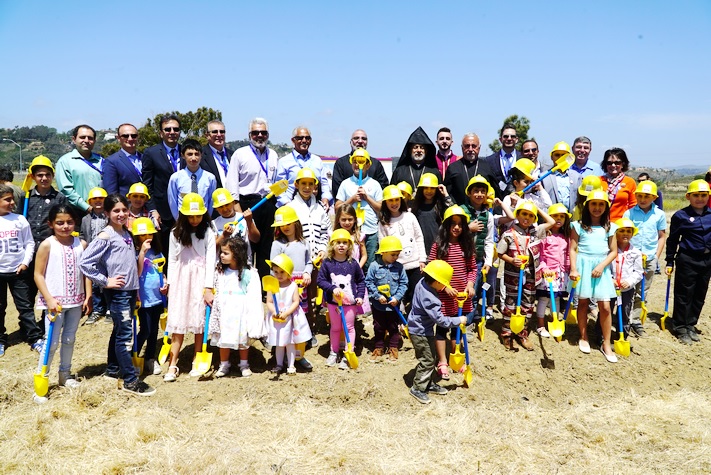 500 WORSHIPPERS ATTEND GROUNDBREAKING CEREMONY IN SAN DIEGO His Eminence Hovnan Derderian Presides Over Groundbreaking of New Church Campus