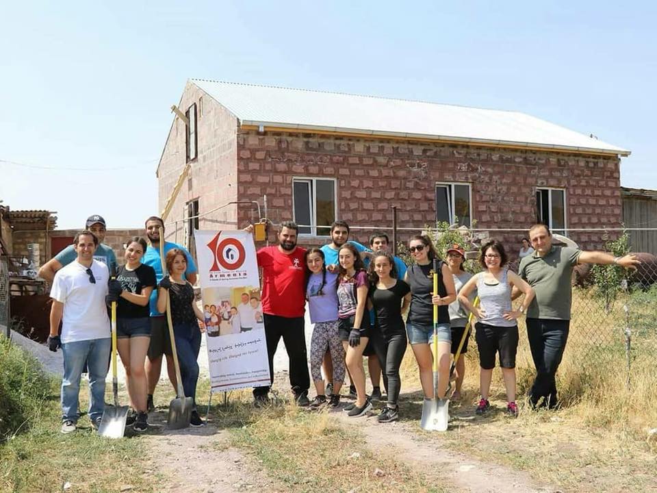 Western Diocese's CYMA Participants Team Up with Fuller Center for Housing Armenia to Help a Family in Aragatsotn Region