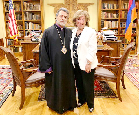 “Queen of Recitations” of the Armenian Community of Turkey Silva Komikian Visits the Western Diocese