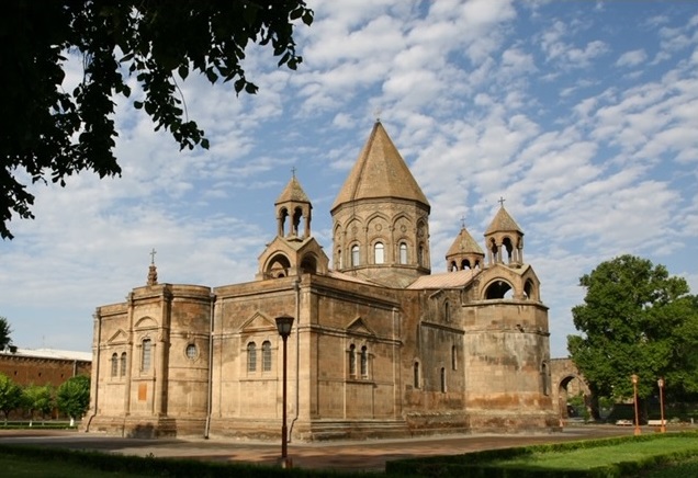 Մայր Աթոռ Սուրբ Էջմիածինը յայտարարում է Մայր Տաճարի համար համահայկական հանգանակութիւն