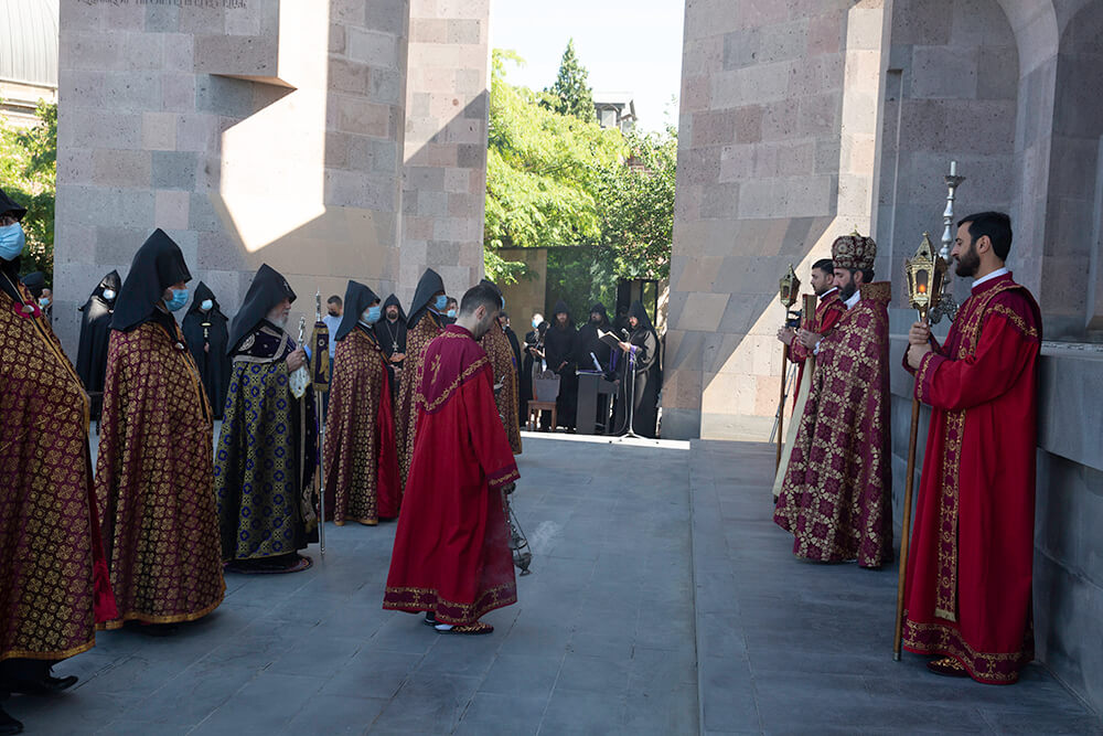 Requiem Service in the Mother See of Holy Etchmiadzin for the Victims of the Explosion in Beirut